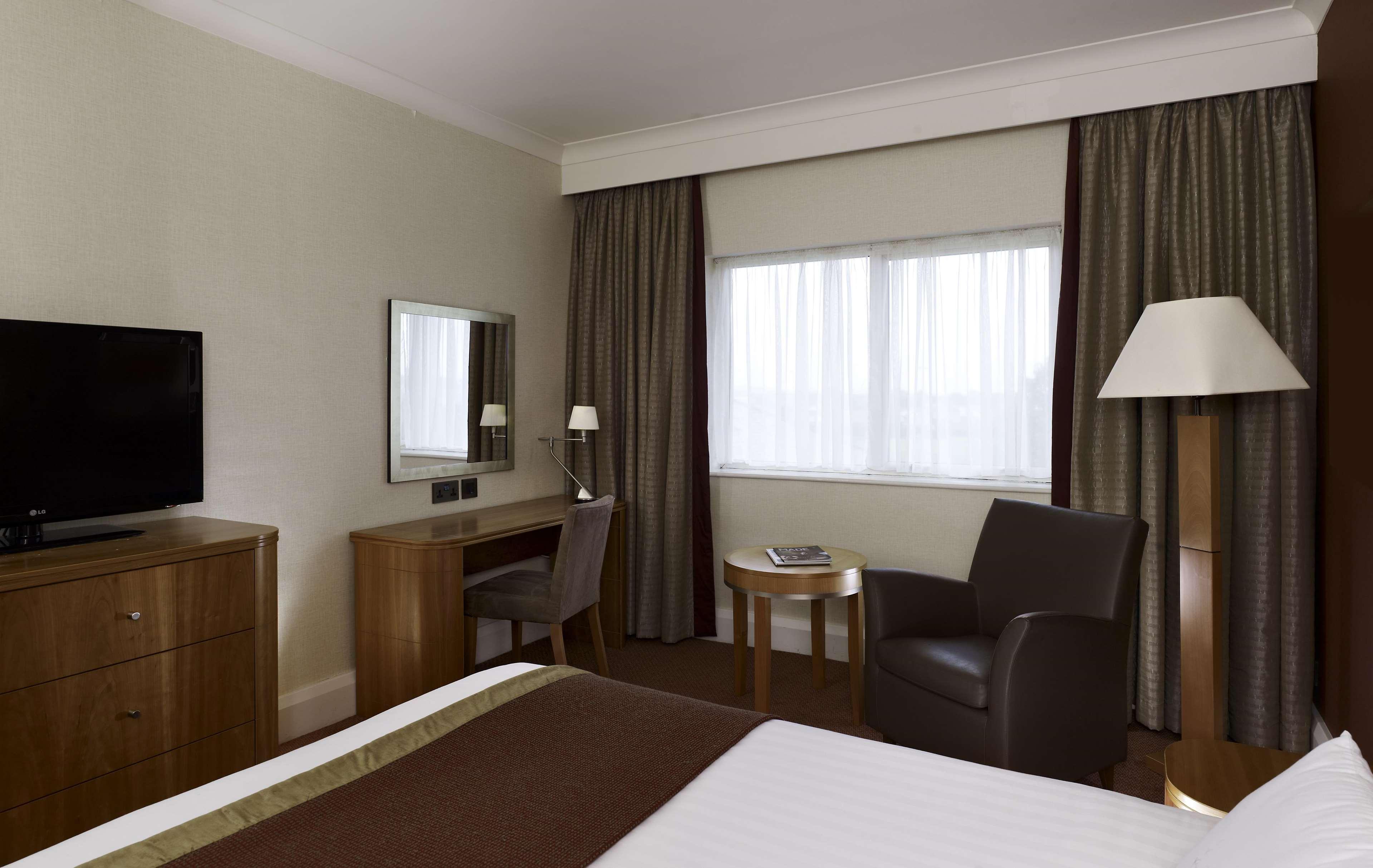 Doubletree By Hilton Sheffield Park Hotel Room photo